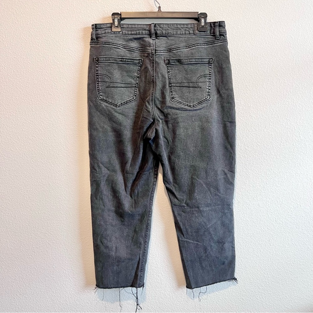 American Eagle Mom Jeans Womens Size 14 Black Crop Distressed High Rise Grunge - Picture 7 of 10